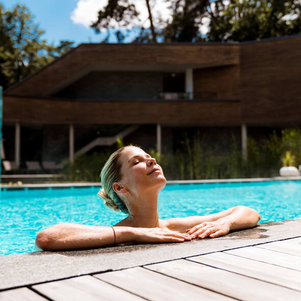 Infinity Pool im WALDgarten